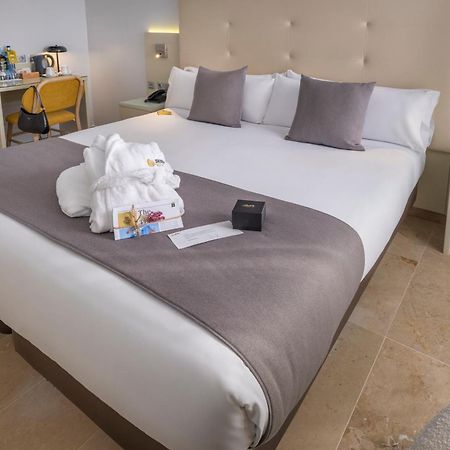 Hotel Serhs Del Port Barcelona Bagian luar foto