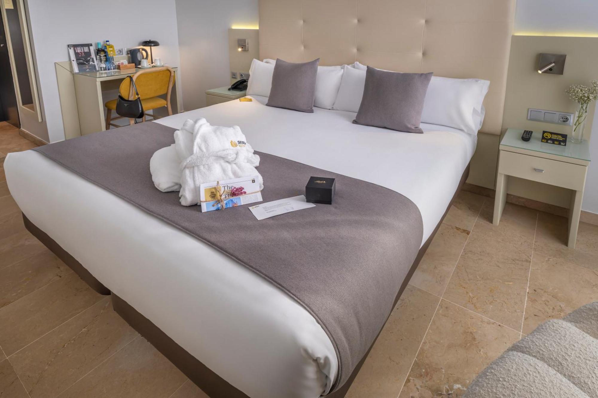 Hotel Serhs Del Port Barcelona Bagian luar foto