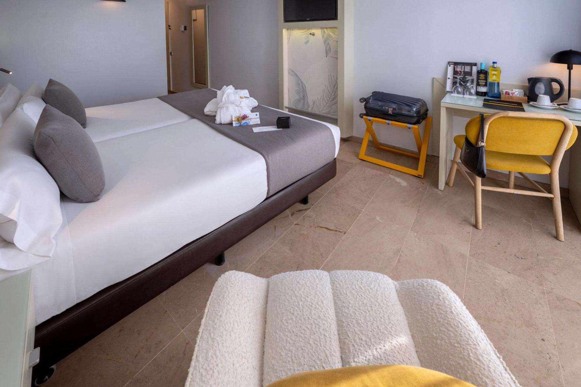 Hotel Serhs Del Port Barcelona Bagian luar foto