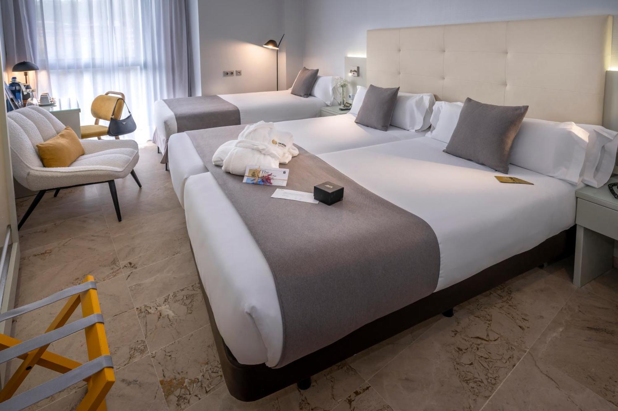 Hotel Serhs Del Port Barcelona Bagian luar foto